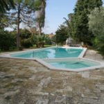 Επικάλυψη πισίνας με βαφή